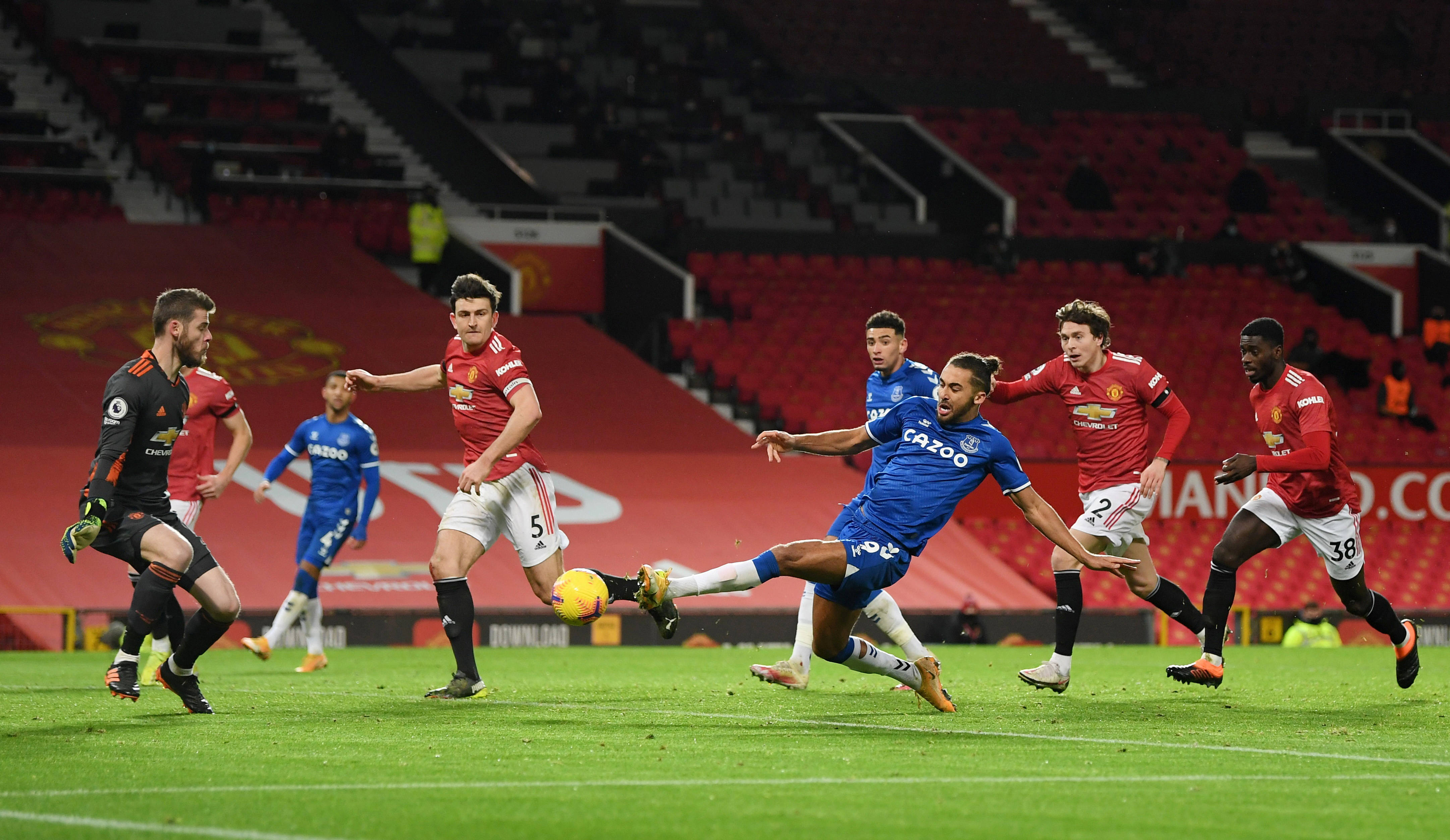 英超热门对决！曼联客场3-2力克热刺，拉什福德制胜