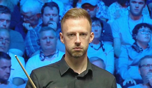 惊险交锋!国际名将对决,现场气氛紧张异常 惊险交锋!国际名将对决,现场气氛紧张异常